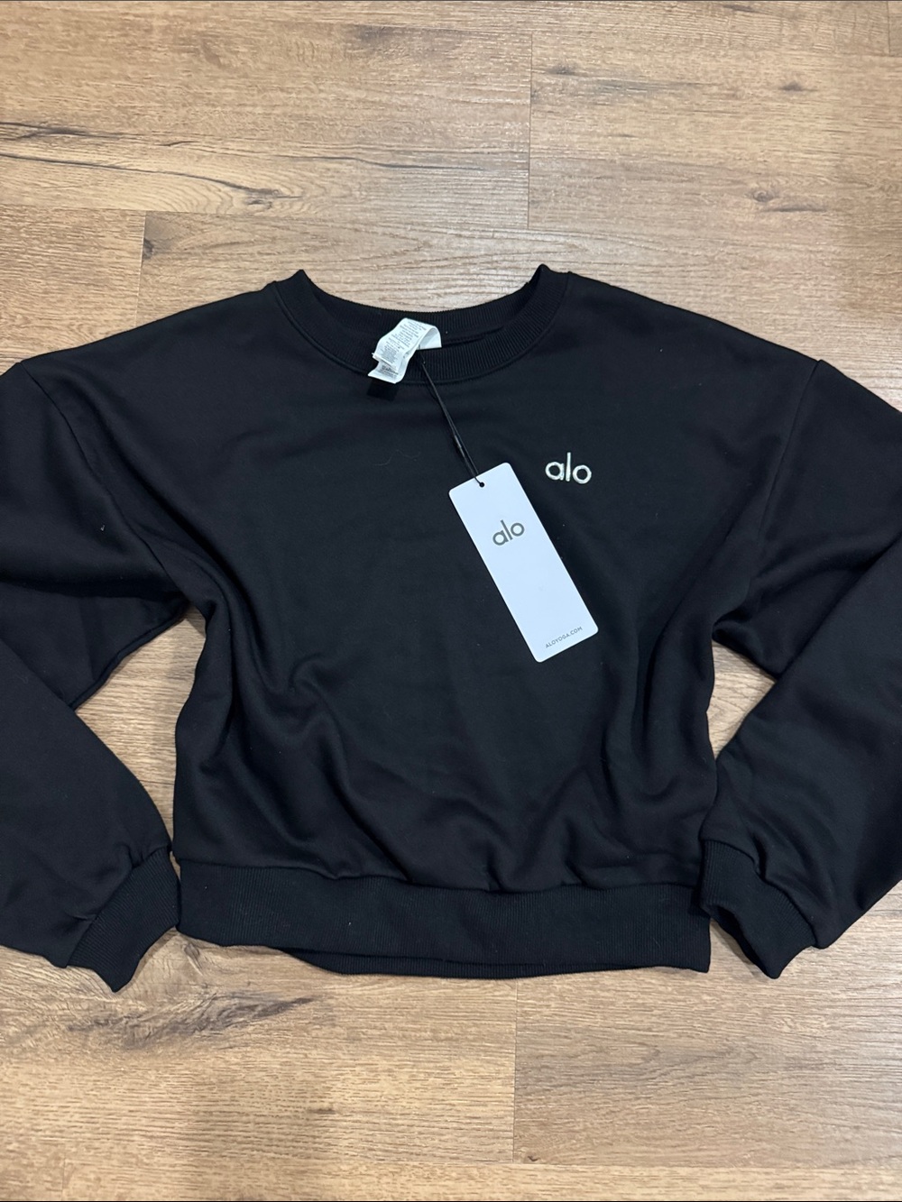NWT ALO Yoga Black Crewneck Sweatshirt with Embroidered Logo